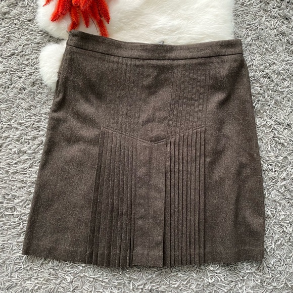 Club Monaco wool pleated skirt - Picture 5 of 7